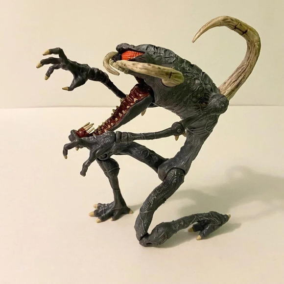 Vintage 1995 McFarlane Toys Spawn Violator Monster 9 Inch Tall  Action Figure - Picture 16 of 16